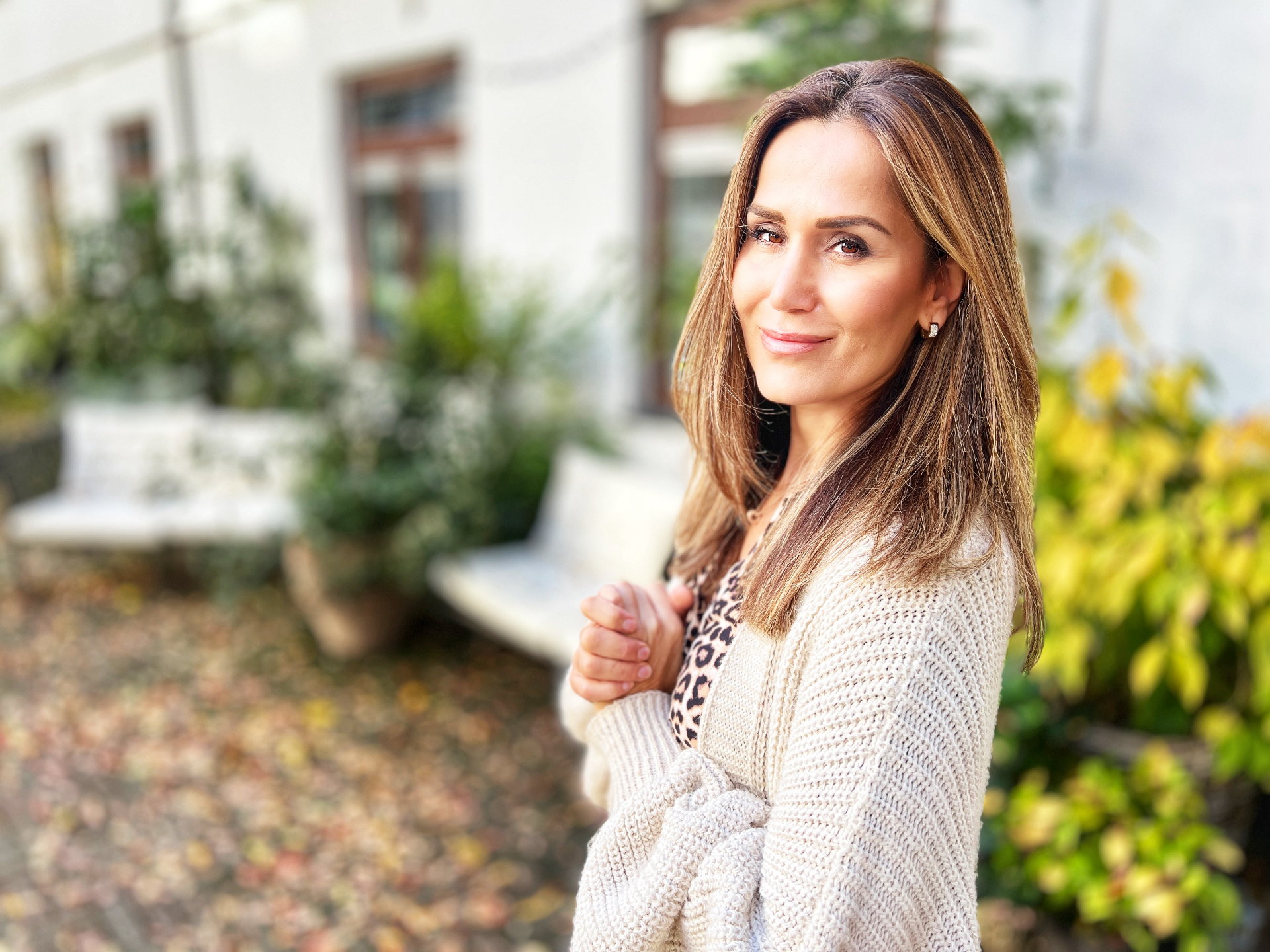 Mia Amini, certified trauma psychotherapist